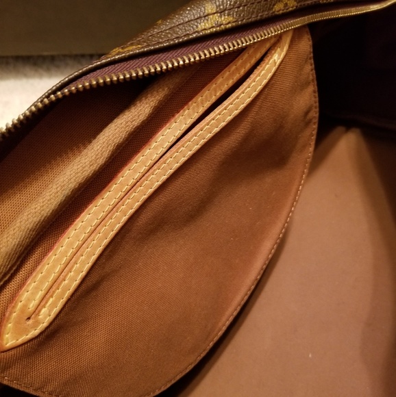 Louis Vuitton Montorgueil GM Handbag - Picture 5 of 16